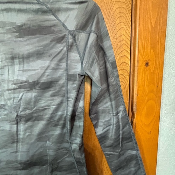 Under Armour Gray Camouflage Jacket - Picture 4 of 10